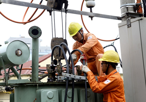 Tăng cường phân cấp quản lý cho EVN ảnh 1